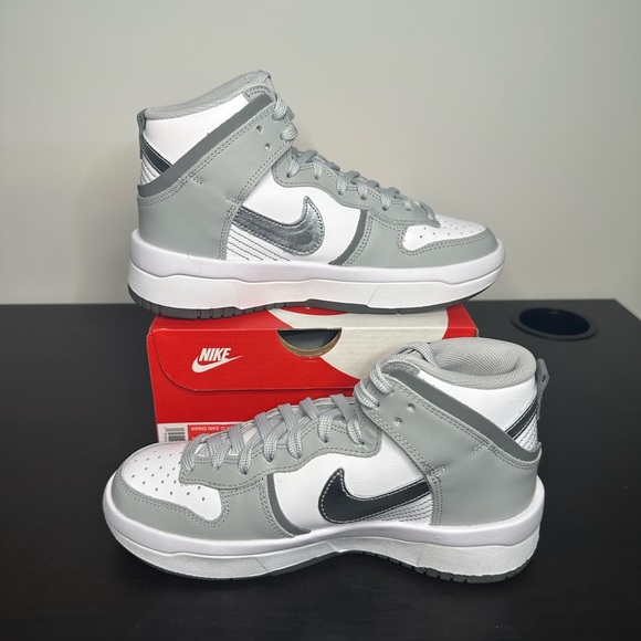 New Nike WMNS Dunk High UP Light Smoke Grey DH3718-106 Size:6 - Picture 2 of 10